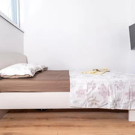 App Mateo - 700m From The Sea Apartman Pula